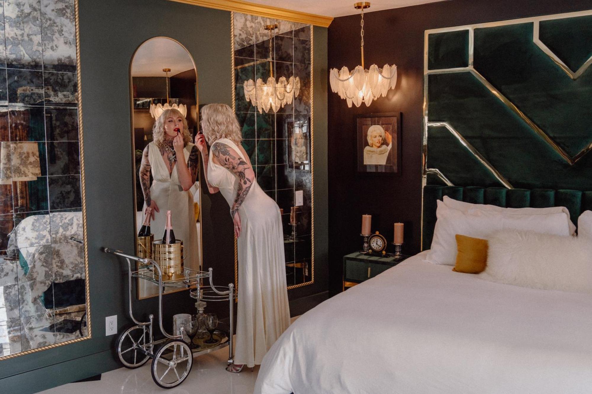 The Velvet Rope Ps Hotel 3*